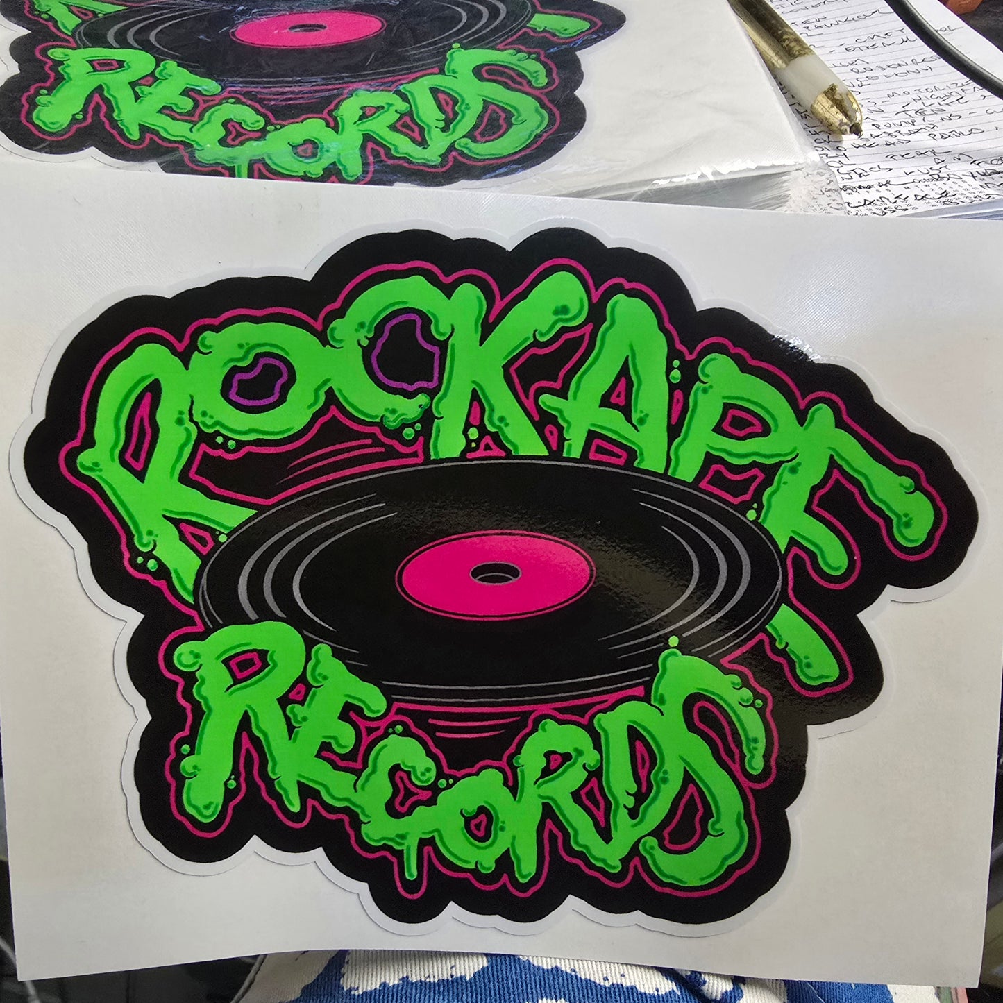 1 X VINYL STICKER 16CM X 13CM SPINNING RECORD